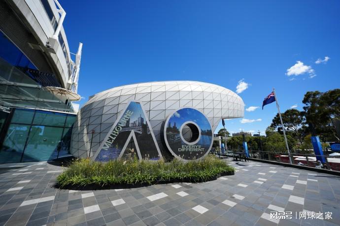 开云-王美丽激战阿尼娃，卫冕冠军出局排名大跌，小白菜镜头上连画十字